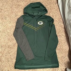 Like new! NFL team apparel. Nike dri-fit. Packers dri fit pull over